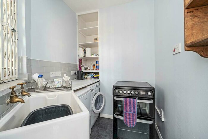 1 Bedroom Flat To Rent In Hannibal Road, , Stepney, London, E1