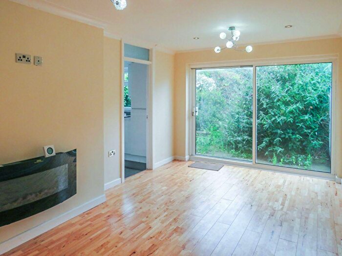 2 Bedroom Bungalow To Rent In Peel Walk, Harborne, Birmingham, B17