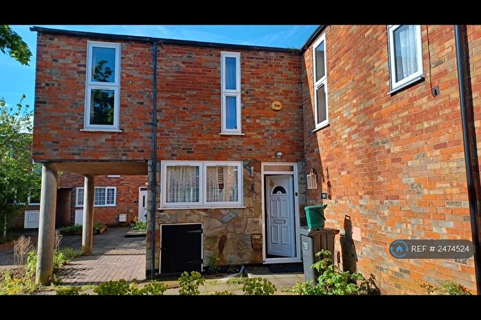 3 Bedroom End Of Terrace House To Rent In Crosse Courts, Basildon, SS15