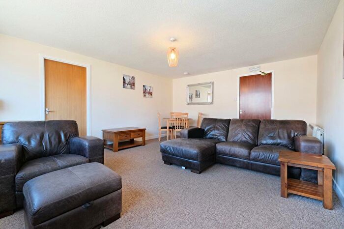 2 Bedroom Flat To Rent In Richmond Court, Aberdeen, AB25