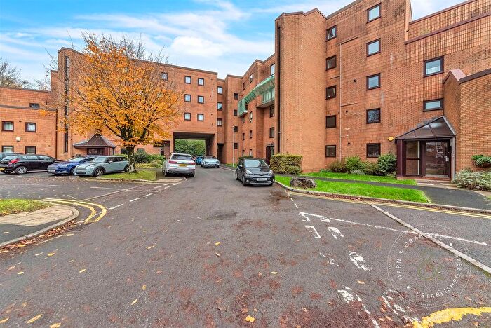 3 Bedroom Flat For Sale In Stembridge House, The Crescent, Llandaff, Cardiff, CF5