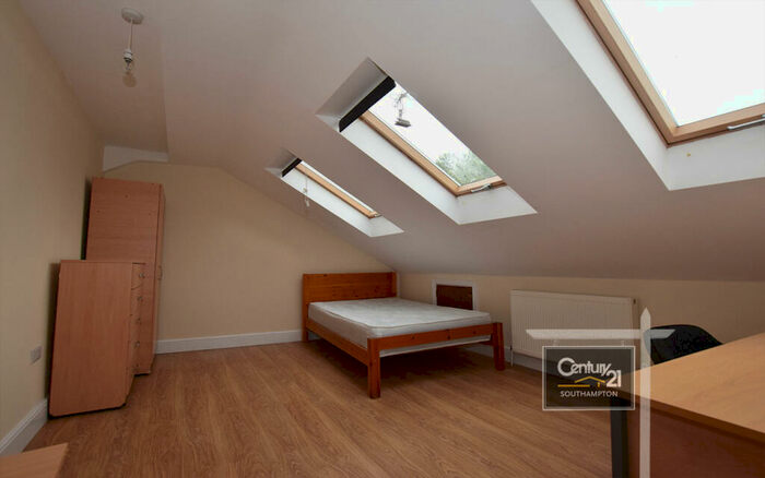 9 Bedroom Semi-Detached House To Rent In |Ref: |, Lodge Road, Southampton, SO14