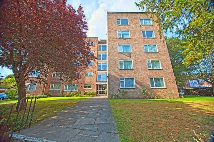 2 Bedroom Flat To Rent In Edinburgh House, Tenterden Grove, Hendon, London, NW4