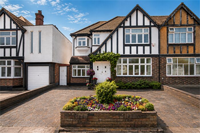 4 Bedroom House For Sale In Green Lane, Edgware, HA8