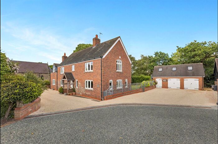 4 Bedroom Detached House For Sale In Chapel Lane, Osgathorpe, LE12