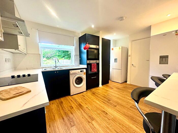 5 Bedroom Semi-Detached House To Rent In Bed Student Home - Downs Road, Canterbury, CT2