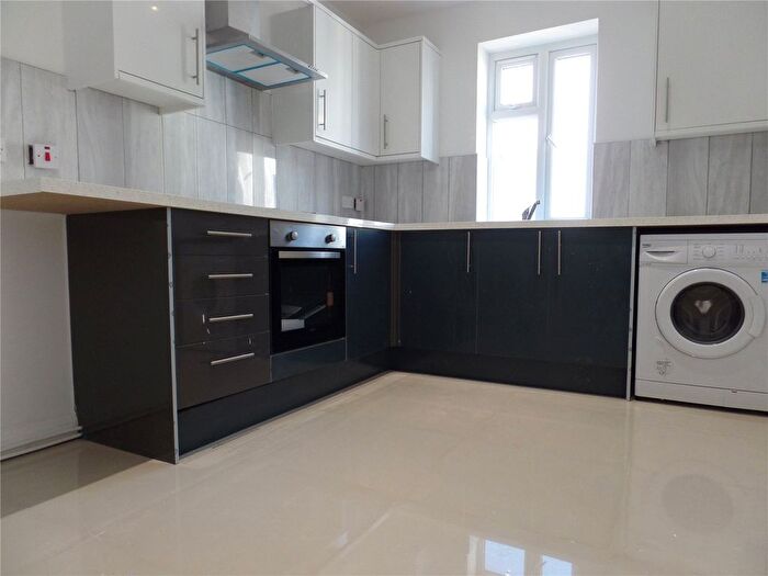 2 Bedroom Flat To Rent In High Street, West Drayton, UB7