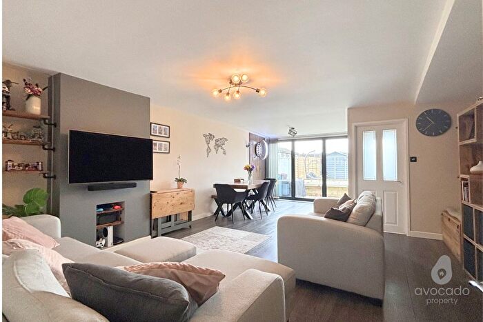 3 Bedroom Terraced House For Sale In Shelgate Walk, Woodley, Reading, Berkshire, RG5