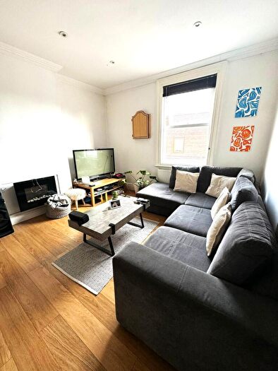 2 Bedroom Apartment To Rent In Cross Chapel Street, Leeds, LS6