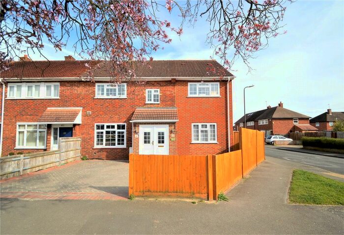 5 Bedroom End Of Terrace House To Rent In Nash Road, Slough, SL3
