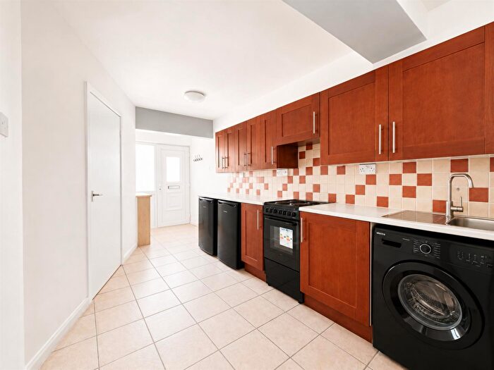 1 Bedroom Flat To Rent In Sandringham Court, Southport, PR9