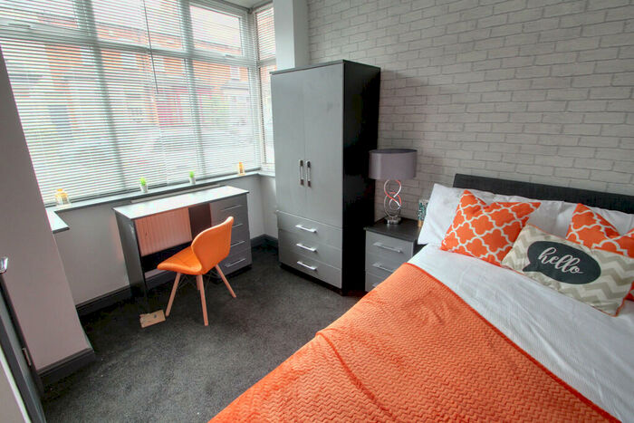 6 Bedroom Terraced House To Rent In Danvers Road, Leicester, LE3