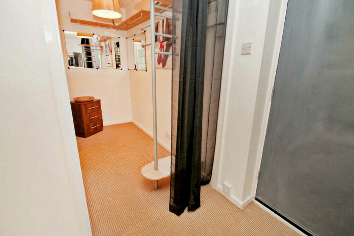 1 Bedroom Flat To Rent In Clifton Place, London, SE16