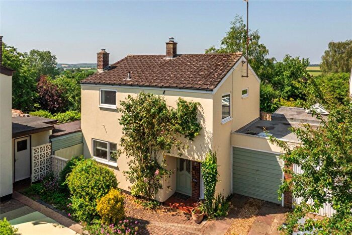 3 Bedroom Link Detached House For Sale In Abbey Way, Ravenstone, Olney, Buckinghamshire, MK46