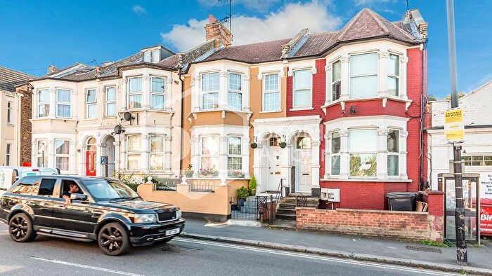 2 Bedroom Apartment To Rent In Wightman Road, Hornsey Crouch End, London, N8