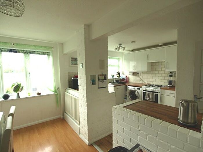 3 Bedroom Terraced House To Rent In Roosevelt Avenue, Chatham, ME5
