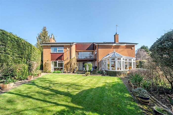4 Bedroom Detached House For Sale In The Bury, Pavenham, Bedford, MK43
