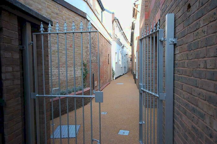 1 Bedroom Mews To Rent In Fentiman Walk, Hertford, SG14