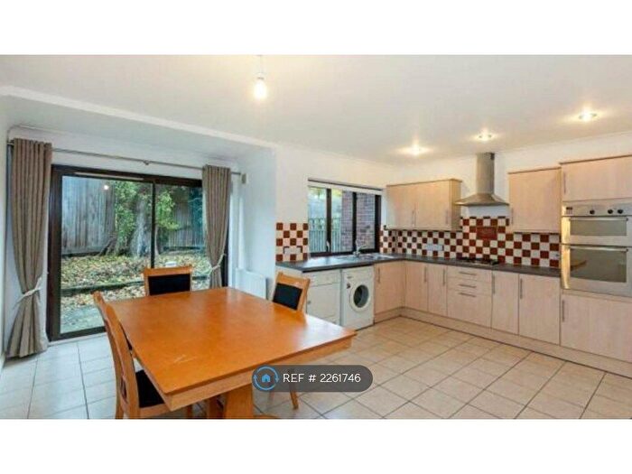 4 Bedroom Terraced House To Rent In St. Helens Gardens, London, W10