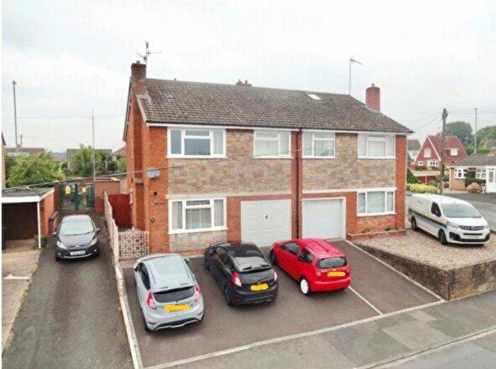 4 Bedroom Semi-Detached House For Sale In Chichester Avenue, Kidderminster, Worcestershire, DY11