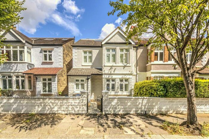4 Bedroom Property To Rent In Cairn Avenue, London, W5
