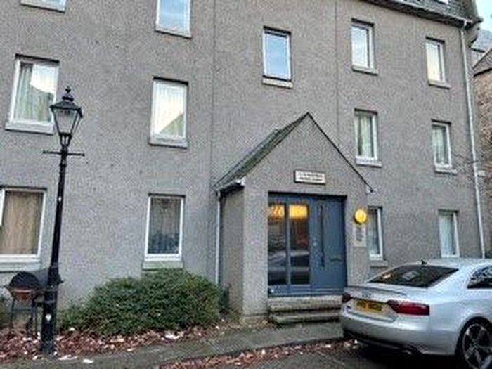 2 Bedroom Flat To Rent In Rennies Court, City Centre, Aberdeen, AB11