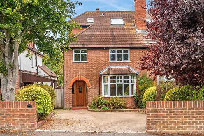 4 Bedroom Semi Detached House For Sale In Irwin Road, Guildford, Surrey, GU2