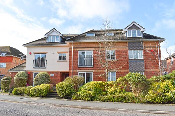 2 Bedroom Apartment For Sale In Fernhill Lane, New Milton, BH25