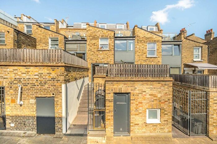 1 Bedroom Flat To Rent In Rush Hill Mews, Battersea, SW11