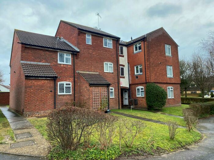 1 Bedroom Flat To Rent In Southbrook Close, Canford Heath, BH17