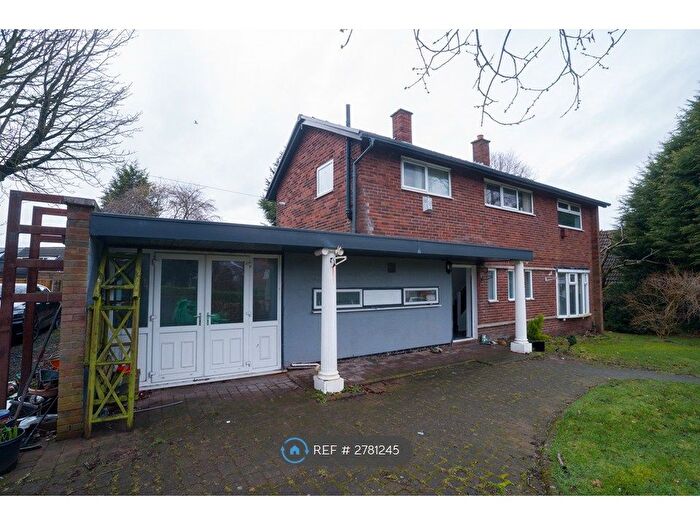 3 Bedroom Detached House To Rent In Parkway, Chadderton, Oldham, OL9