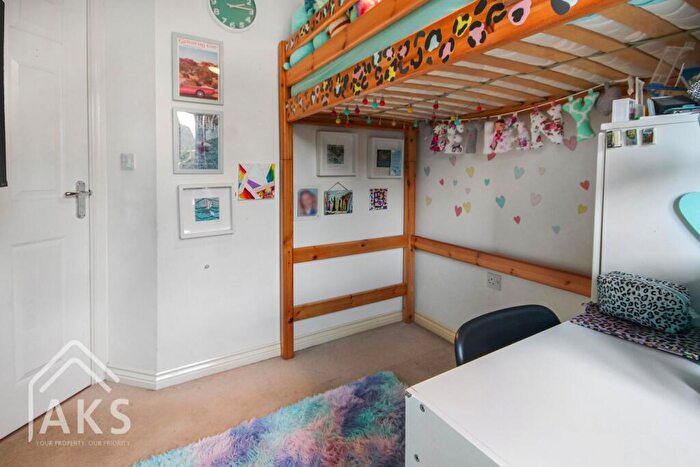 3 Bedroom End Of Terrace House For Sale In Eden Close, Hilton, DE65