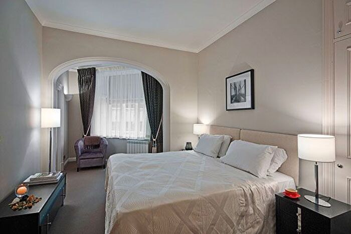 3 Bedroom Flat To Rent In Stratton Street, London, W1J