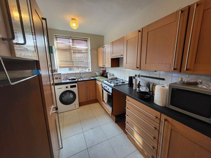 4 Bedroom Semi-Detached House To Rent In Uxbridge Road, Southall, UB1