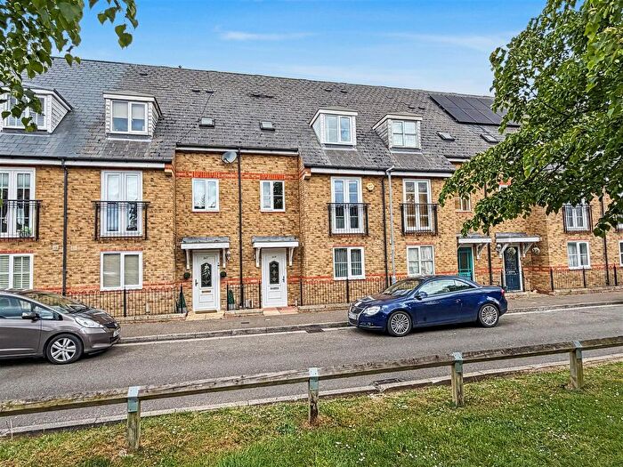 4 Bedroom Terraced House For Sale In Nottage Crescent, Braintree, CM7