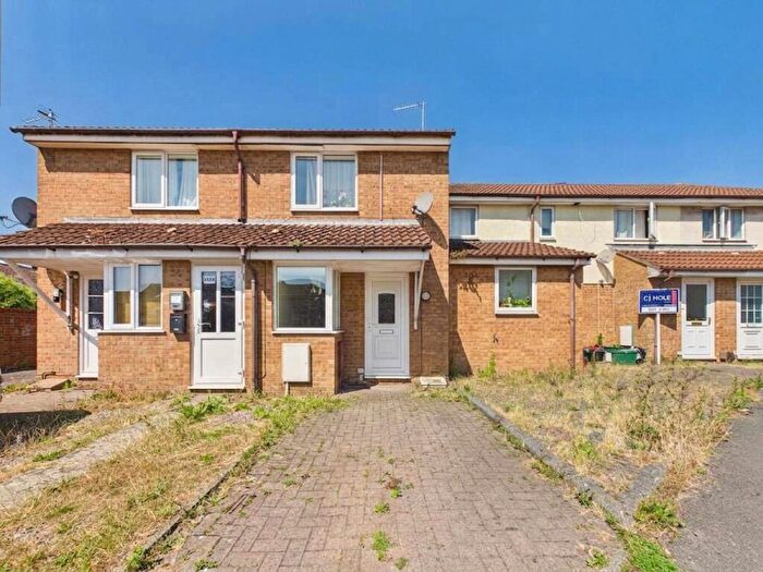 1 Bedroom Apartment For Sale In Oaktree Crescent, Bradley Stoke, Bristol, BS32