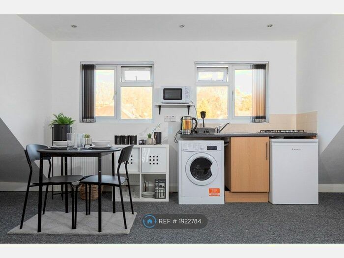 Studio To Rent In South Hill Avenue, Harrow, HA2