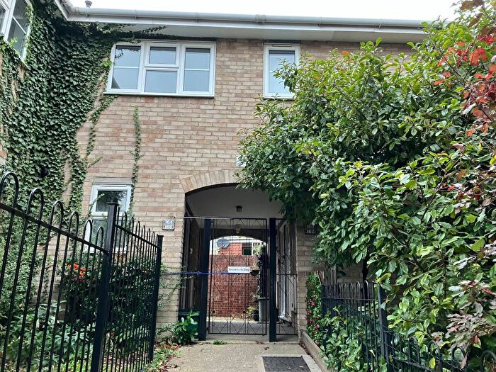 2 Bedroom Maisonette To Rent In Avon Way, Colchester, CO4