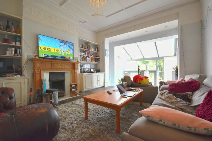 5 Bedroom Flat To Rent In Wexford Road, London, Wandsworth Common, SW12