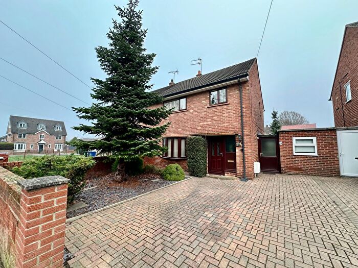 3 Bedroom Semi Detached House For Sale In Everingham Road, Cantley, Doncaster, DN4