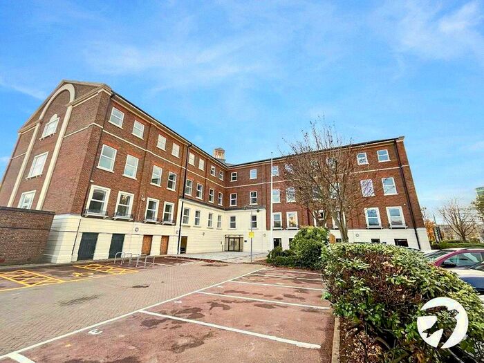 2 Bedroom Flat To Rent In Quayside, Chatham Maritime, Chatham, Kent, ME4
