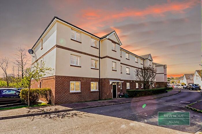 2 Bedroom Flat For Sale In Buckland Close, Bideford, Devon, EX39