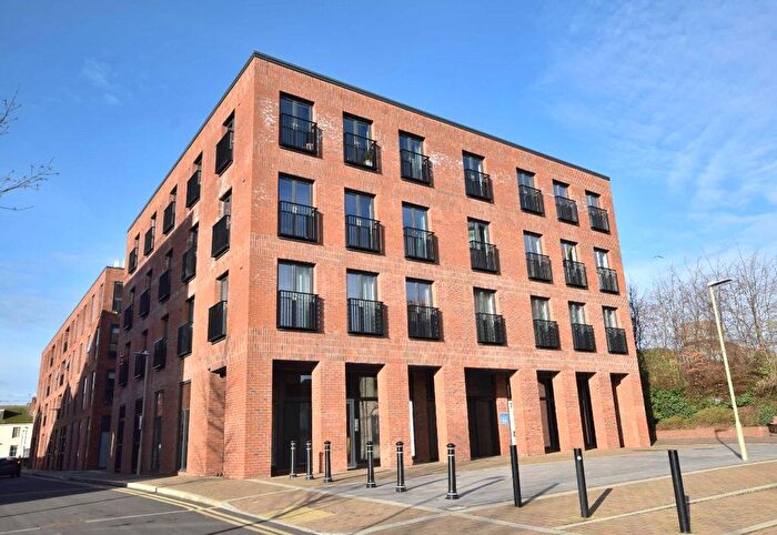2 Bedroom Flat For Sale In Friars Orchard, Gloucester, Gloucestershire, GL1