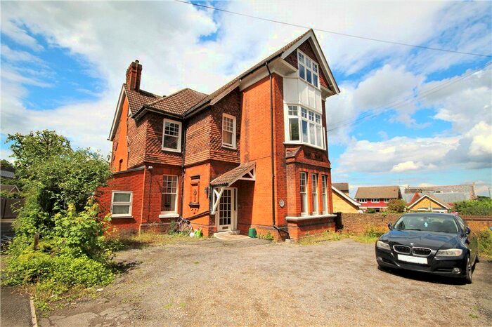 5 Bedroom Flat To Rent In Egham Hill, Egham, Surrey, TW20