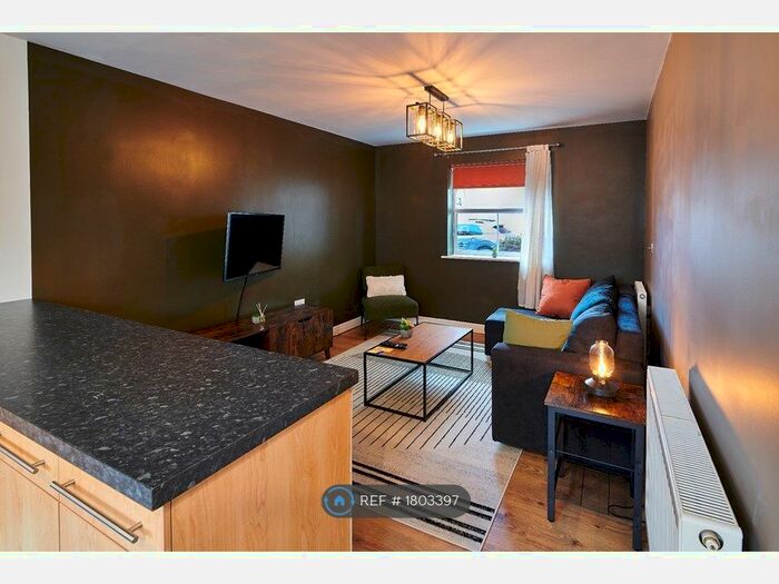 4 Bedroom Semi-Detached House To Rent In Lagoon Road, Wilnecote, Tamworth, B77