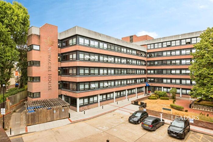 1 Bedroom Flat To Rent In Wood Street, East Grinstead, West Sussex, RH19