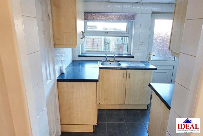 3 Bedroom Terraced House For Sale In Low Lands Walk, Askern, Doncaster, DN6