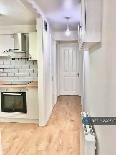 1 Bedroom Flat To Rent In Vineys Yard, Bruton, BA10