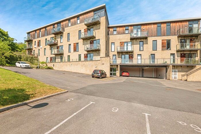 2 Bedroom Flat For Sale In Church Street, Moldgreen, Huddersfield, HD5