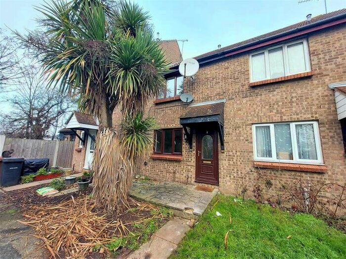 2 Bedroom Terraced House To Rent In Chapel Close, Grays, RM20